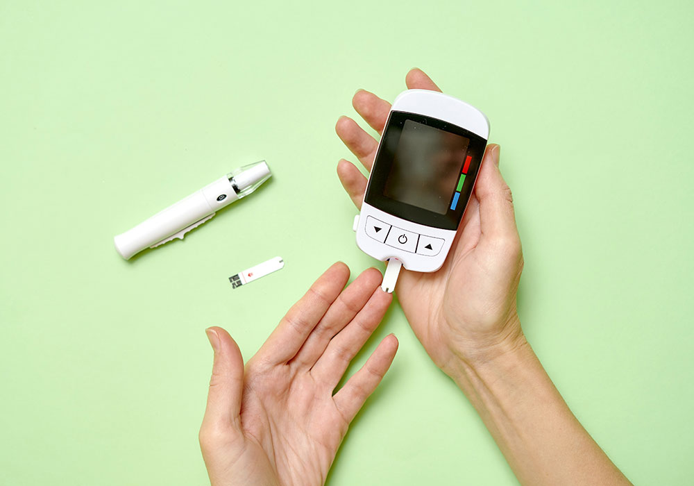 血糖測定器・血糖測定用試験紙・自動電子血圧計